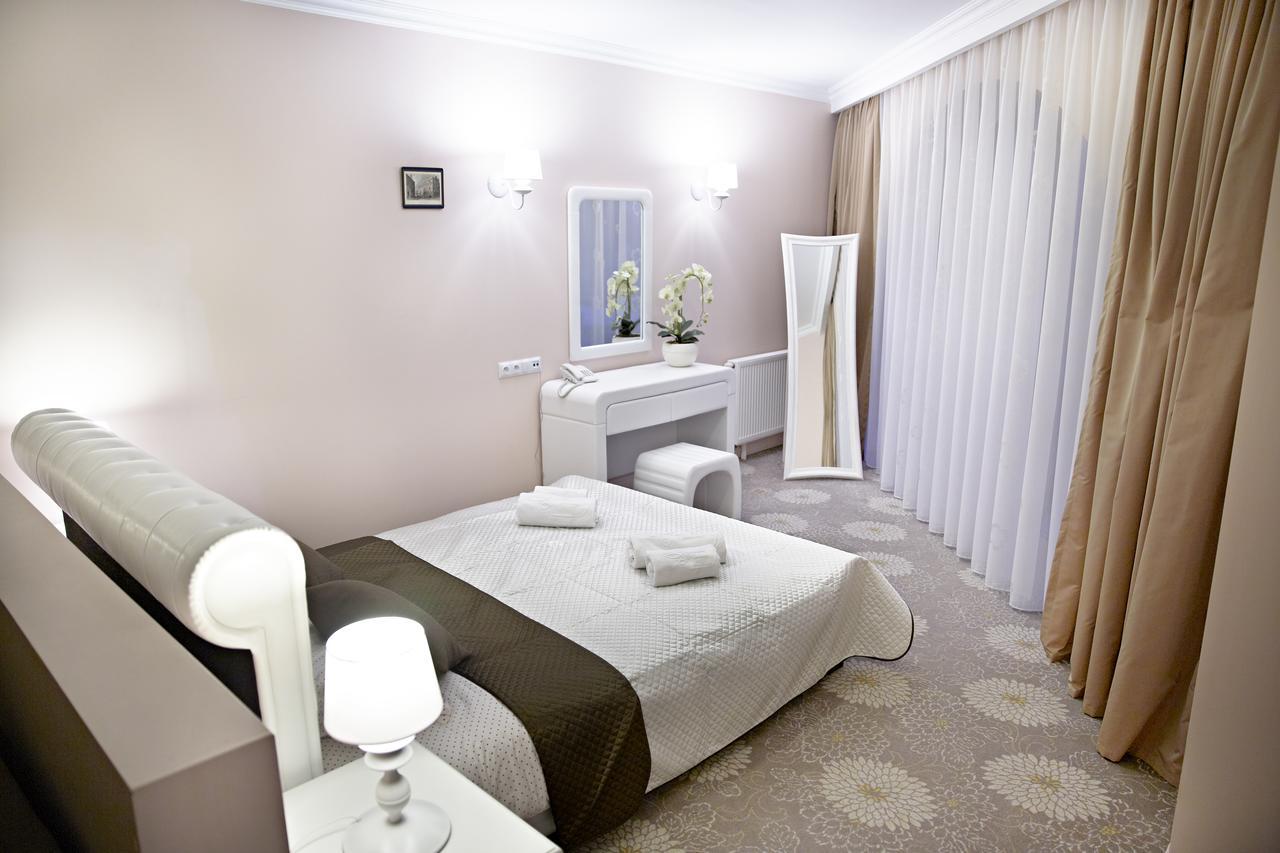 Hotel Rozdroze Nieborów エクステリア 写真