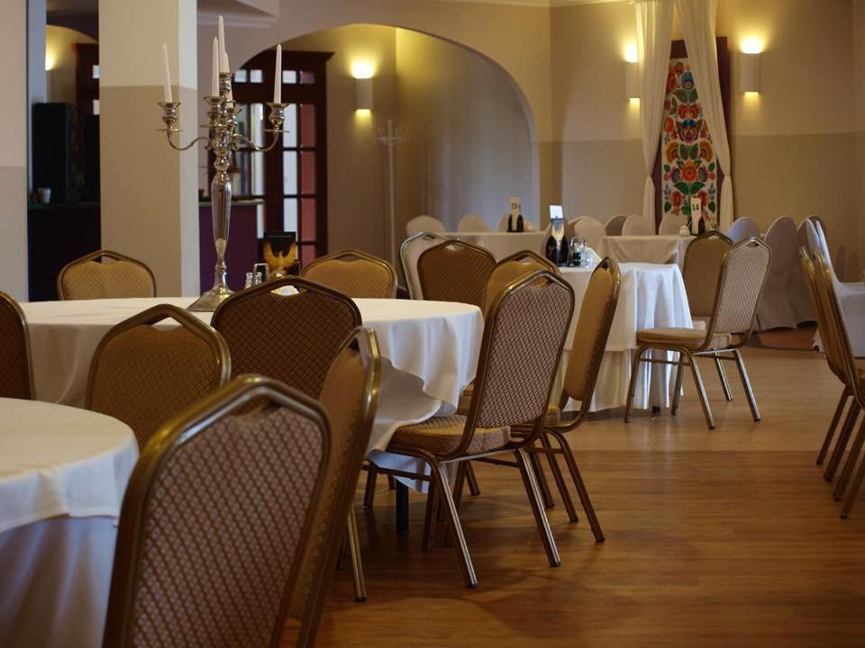 Hotel Rozdroze Nieborów エクステリア 写真