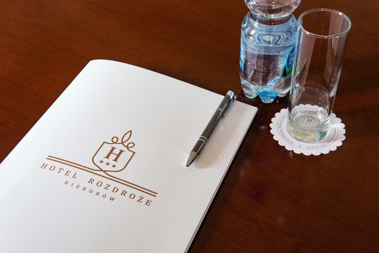 Hotel Rozdroze Nieborów エクステリア 写真
