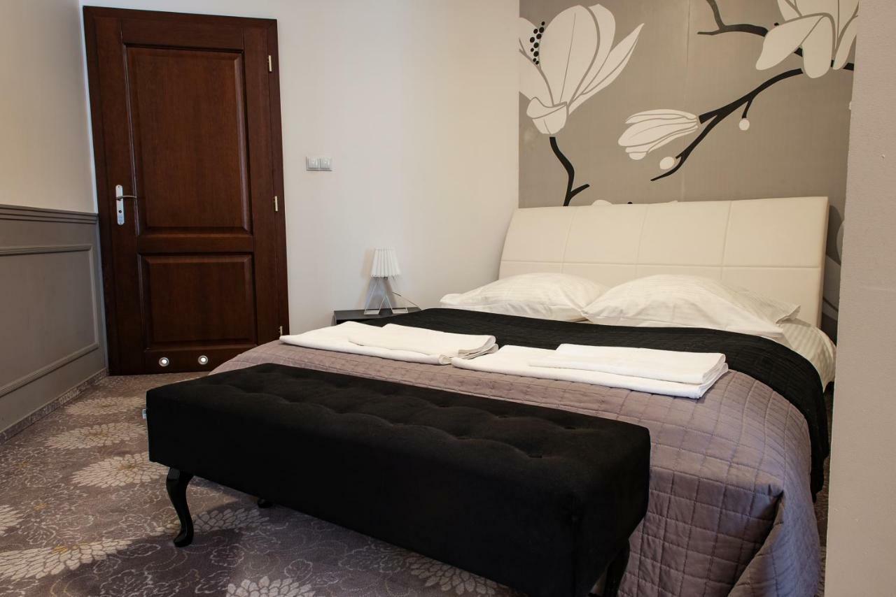 Hotel Rozdroze Nieborów エクステリア 写真
