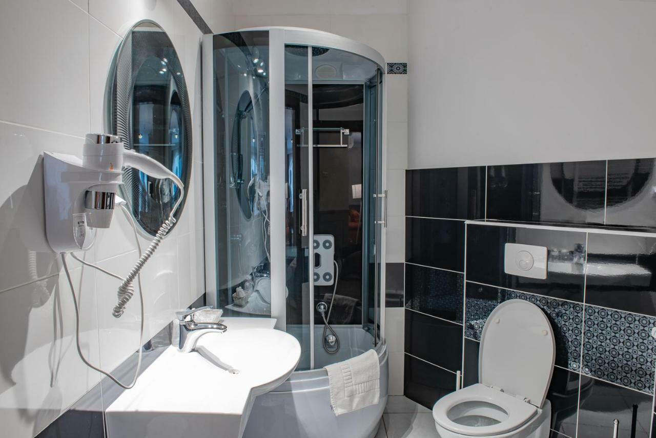 Hotel Rozdroze Nieborów エクステリア 写真