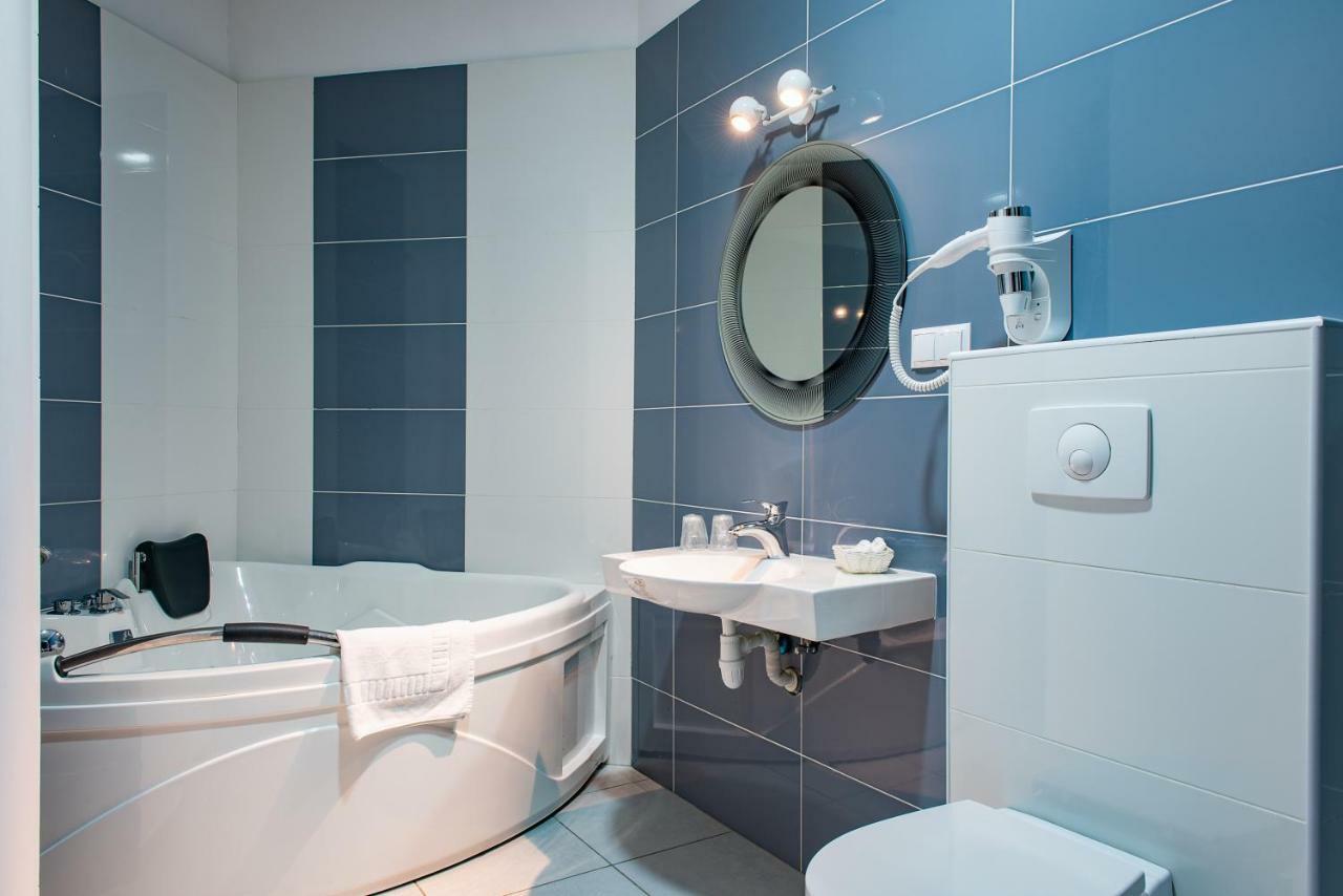 Hotel Rozdroze Nieborów エクステリア 写真